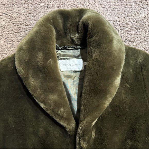Beta’s Choice Olive Green Faux Fur Coat - Picture 5 of 12